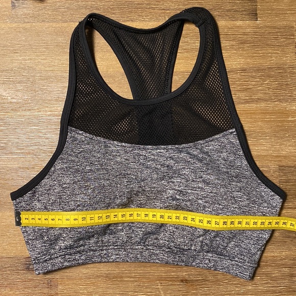 🛍️ 4 for 20$ - Halter Neck Mesh Sports Bra / Grey / M - Picture 6 of 6